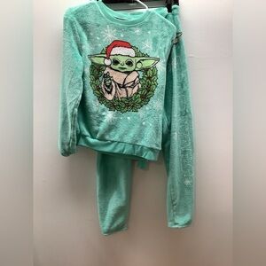 Disney Star Wars Size S Green X-MAS GROGU Holiday Juniors Sweatsuit. Preloved